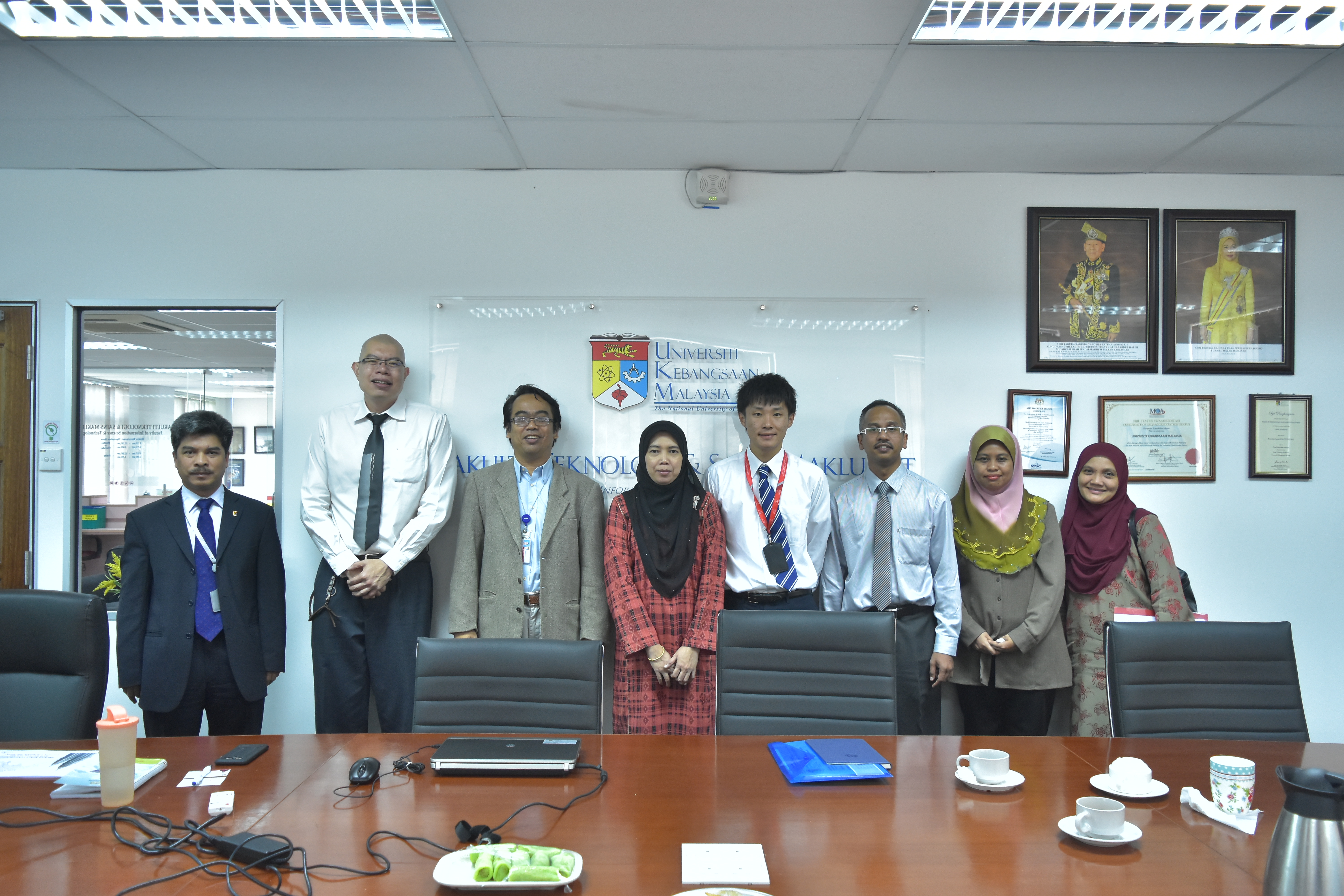 UKM 3075
